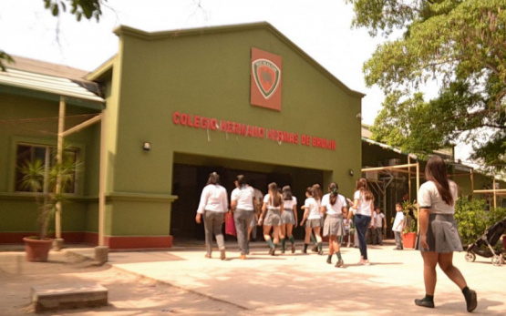 En La Nación + difunden video de alumnos de colegio privado santiagueño en controvertido acto del 24 de marzo