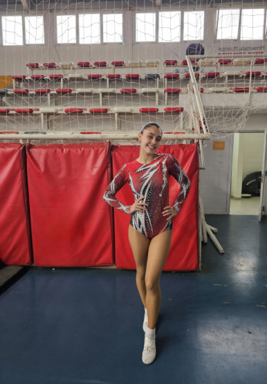 La atleta santiagueña, Agustina Pereyra Benac se afirma en las competencias de gimnasia aeróbica