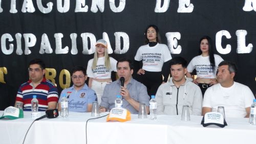 El intendente Daniel Ruiz realizó la presentación de los pilotos que representarán a Clodomira en el Rally Provincial