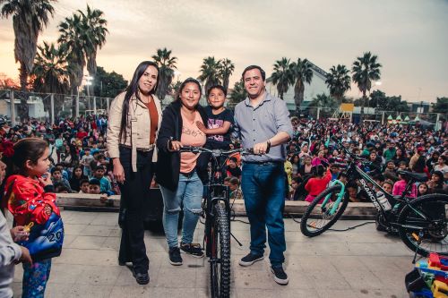 DOMINGO DE FIESTA PARA LOS CHICOS EN CLODOMIRA, MARÍA ELENA Y SAN JAVIER