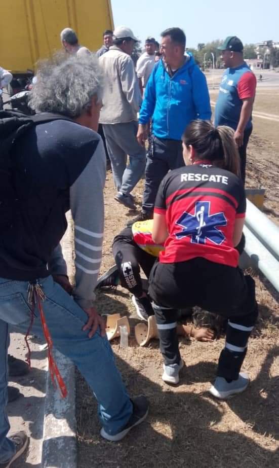 Grave accidente en la Autopista Juan Domingo Perón con dos heridos 